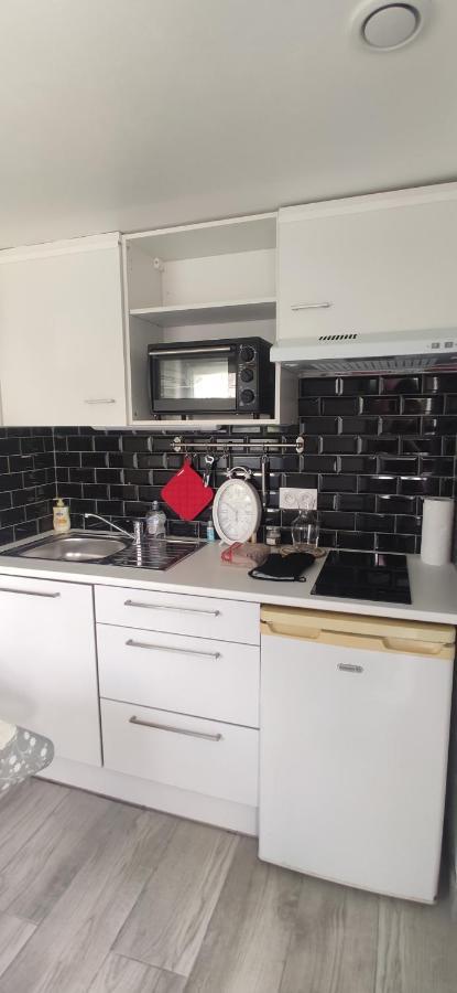 Petit logement sur jardin Appartement Saint-Herblain Buitenkant foto